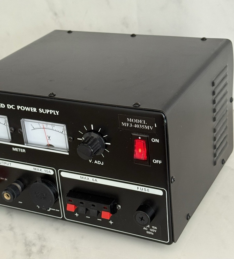 MFJ Model MFJ-4035MV Adjustable Regulated DC Power Supply