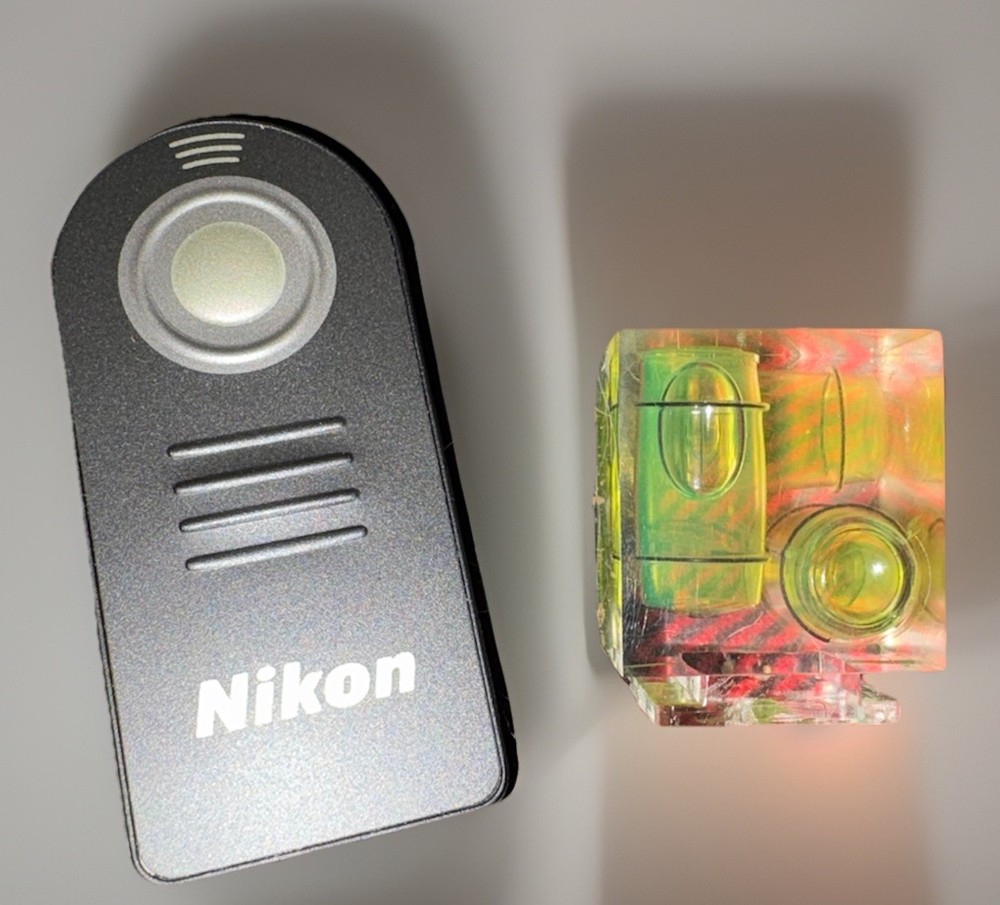 Promaster Remote Camera & Flash Trigger System 2With Flash And All Cords