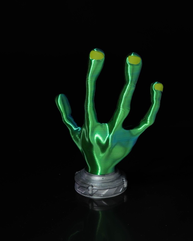 4-Finger Alien Hand | Controller Holder