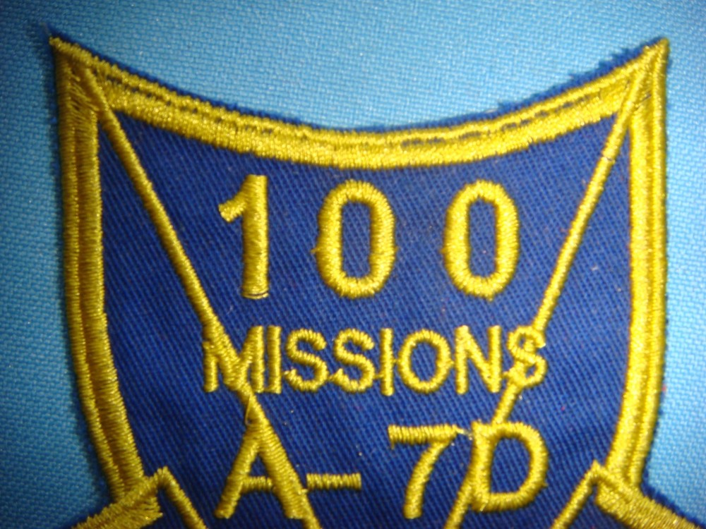 VIETNAM WAR PATCH, USAF BOMBING OPERATIONS 100 MISSIONS A-7D