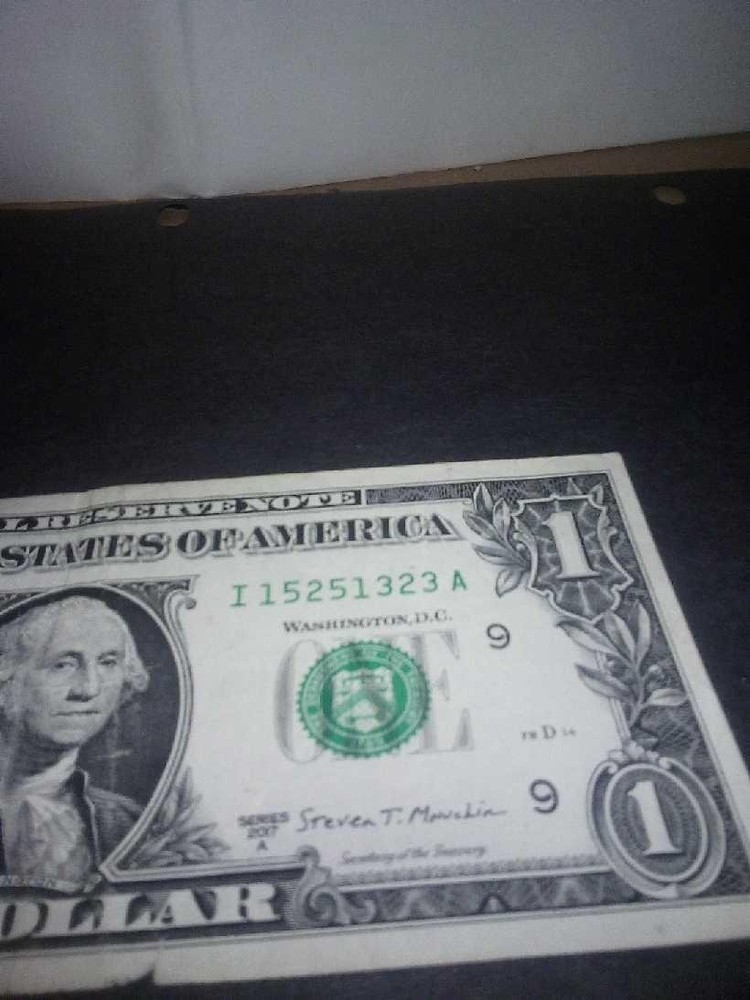 ERROR 1 DOLLAR BILLS, SLIGHT TEAR SEE PHOTO