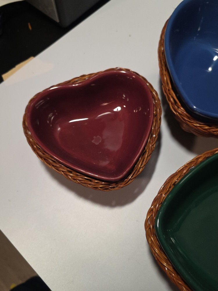 Three Heart Shaped Ceramic Stackable Bowls In Wicker Baskets Blue Green Red