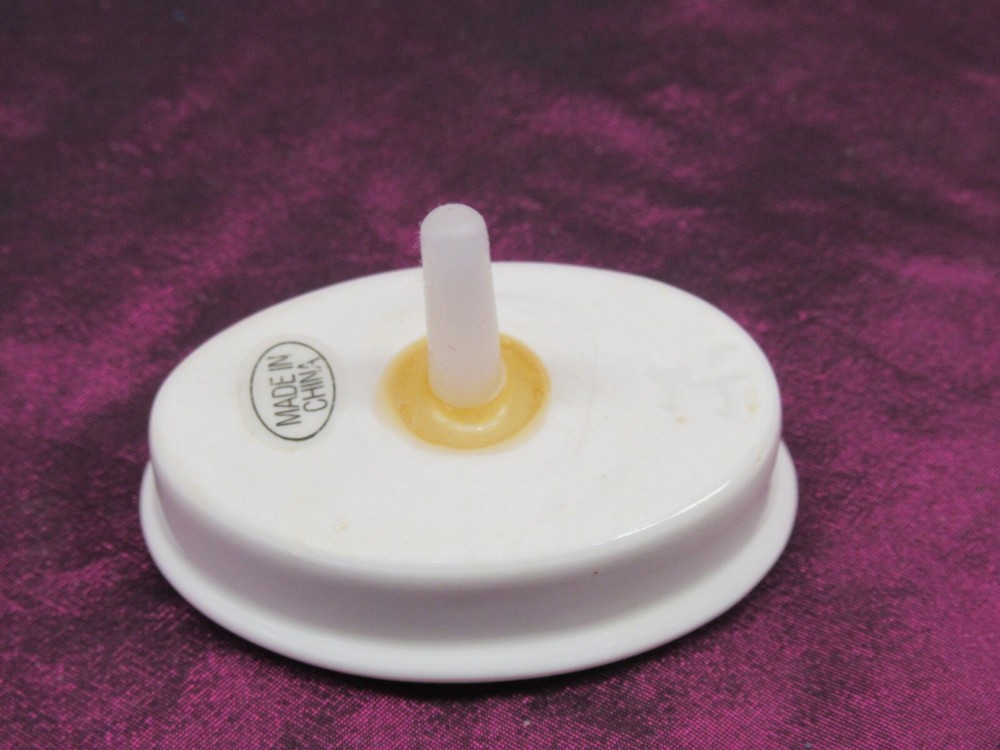 NORA FLEMING ceramic mini - Live Laugh Love Cladddagh
