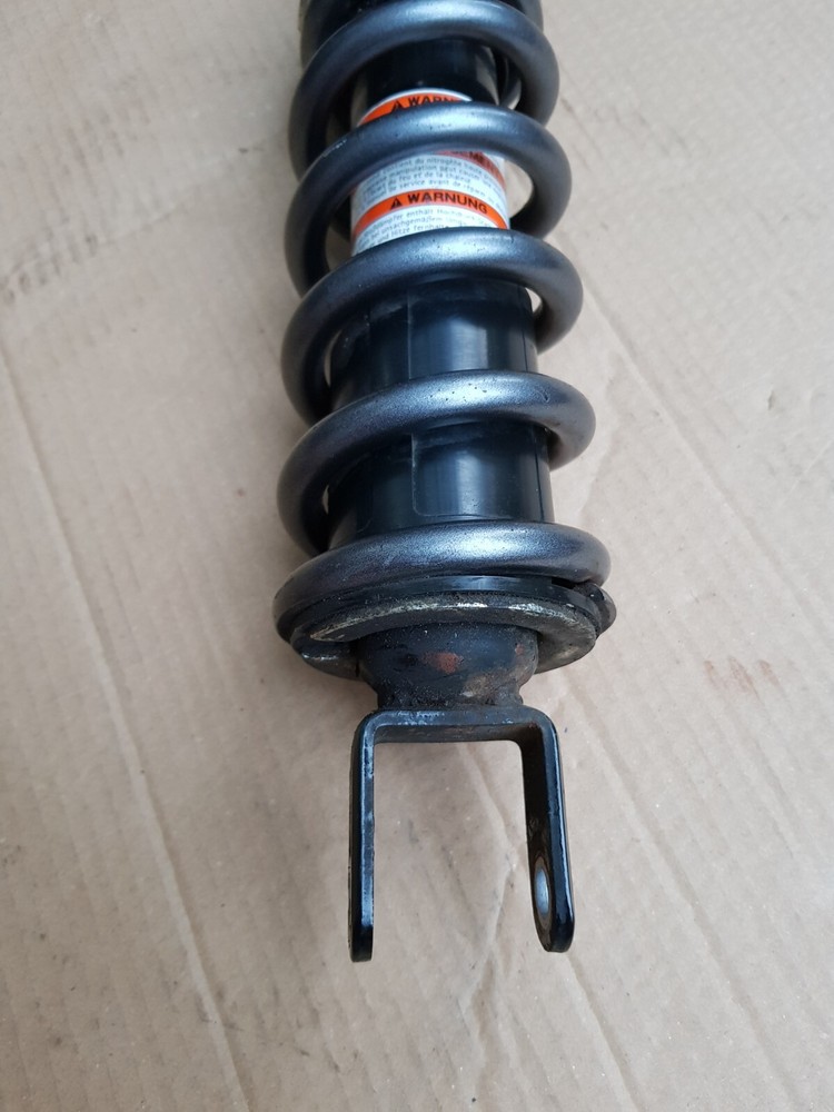 Suzuki gsr750 shock