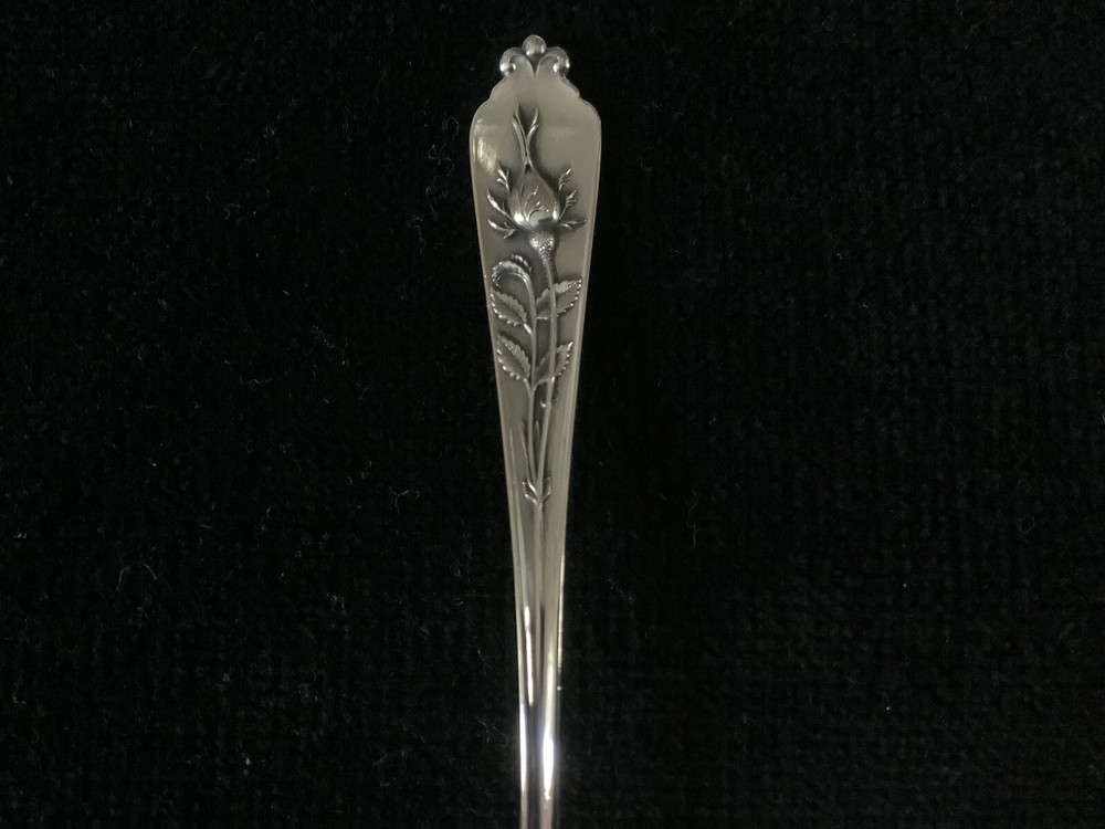 Whiting Division ROSE BUD nut spoon