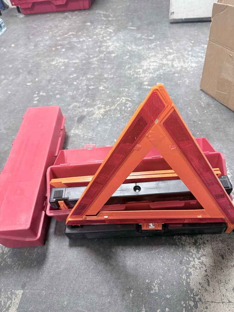 3 Pack Foldable Warning Reflective Triangles with Carrying Case, Heavy Base Rode