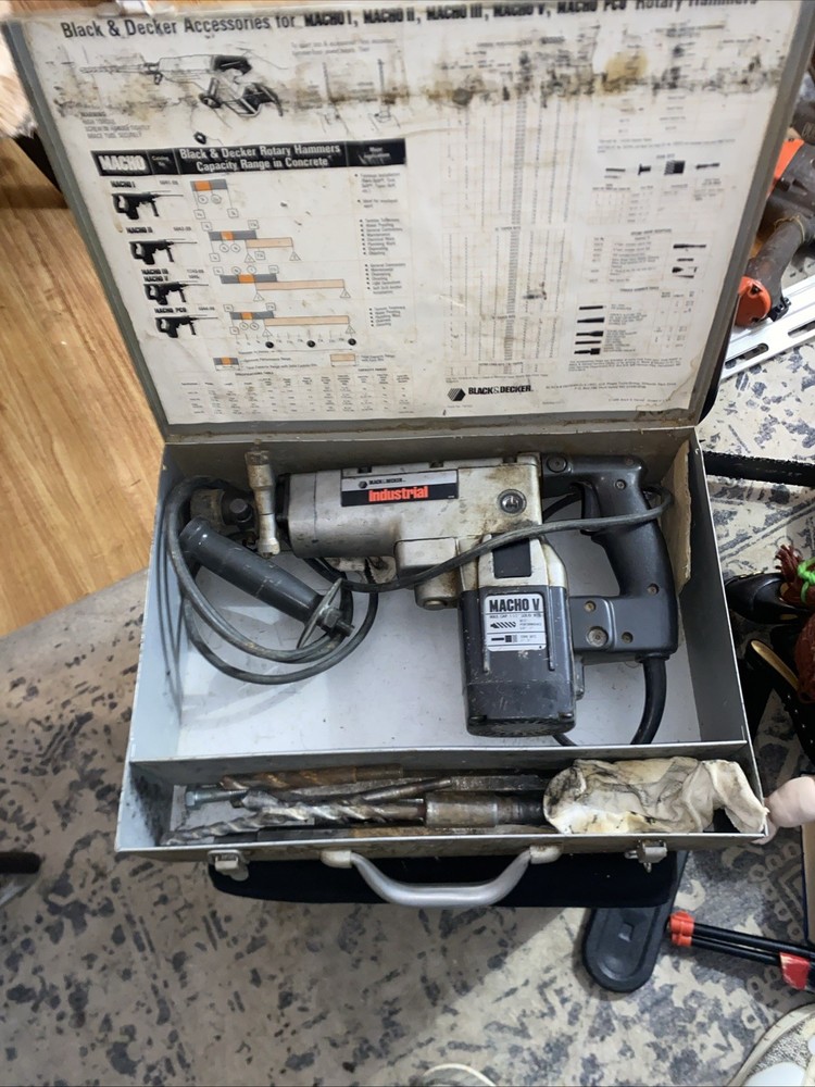 BLACK & DECKER Heavy Duty Rotary Hammer