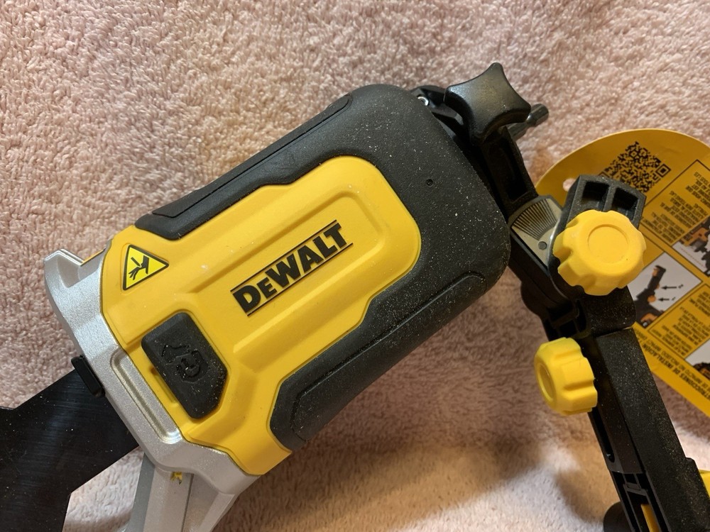 DEWALT DWAPVCIR IMPACT CONNECT PVC/PEX Pipe Cutter Attachment