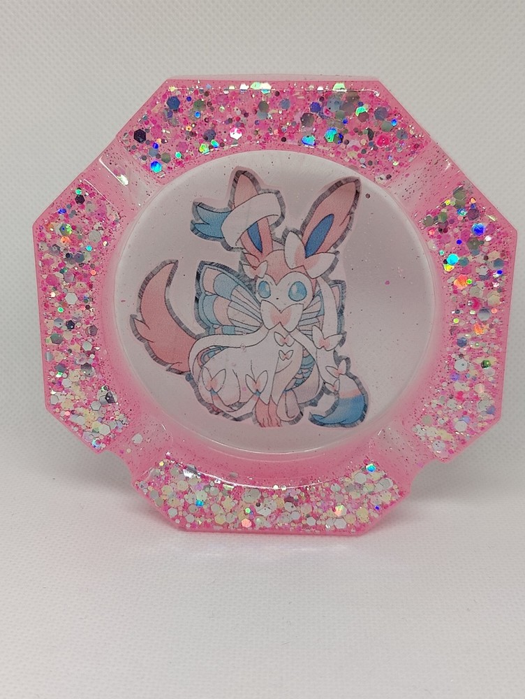 Sylveon Ashtray (Glows)