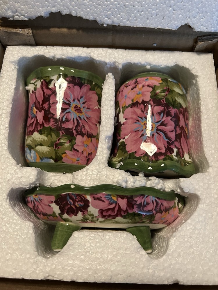 floral bathroom accessories