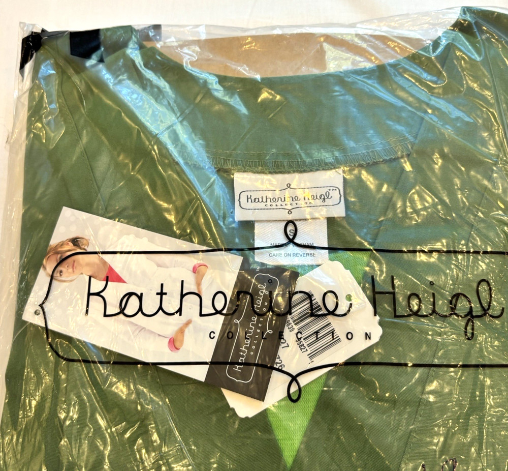 Katherine Heigl green womens Scrub top, small, NWT, sealed