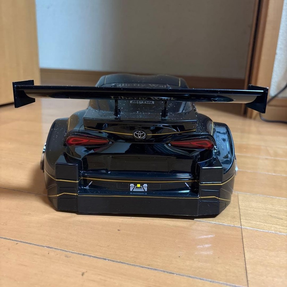Supra Liberty Walk 1/10 with wheels