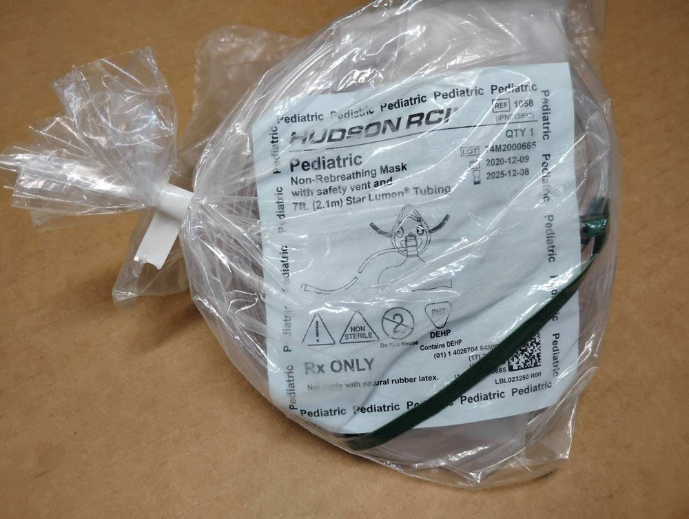 2 Face Masks Hudson and Mada Oxygen