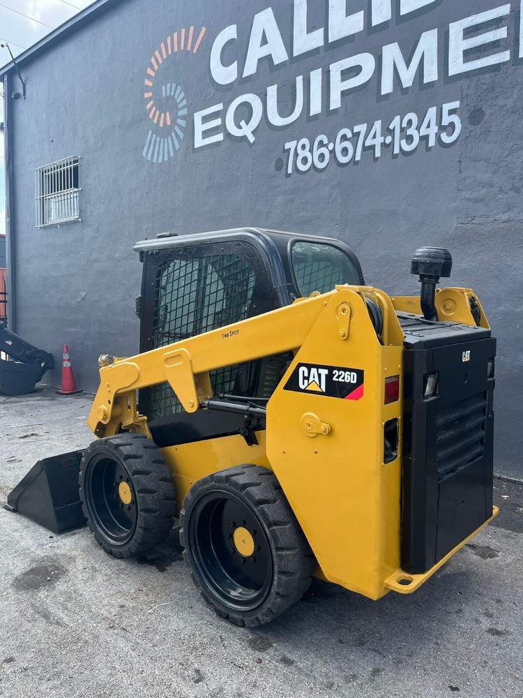 2015 Caterpillar 226D Enclosed Cab Skid Steer Loader