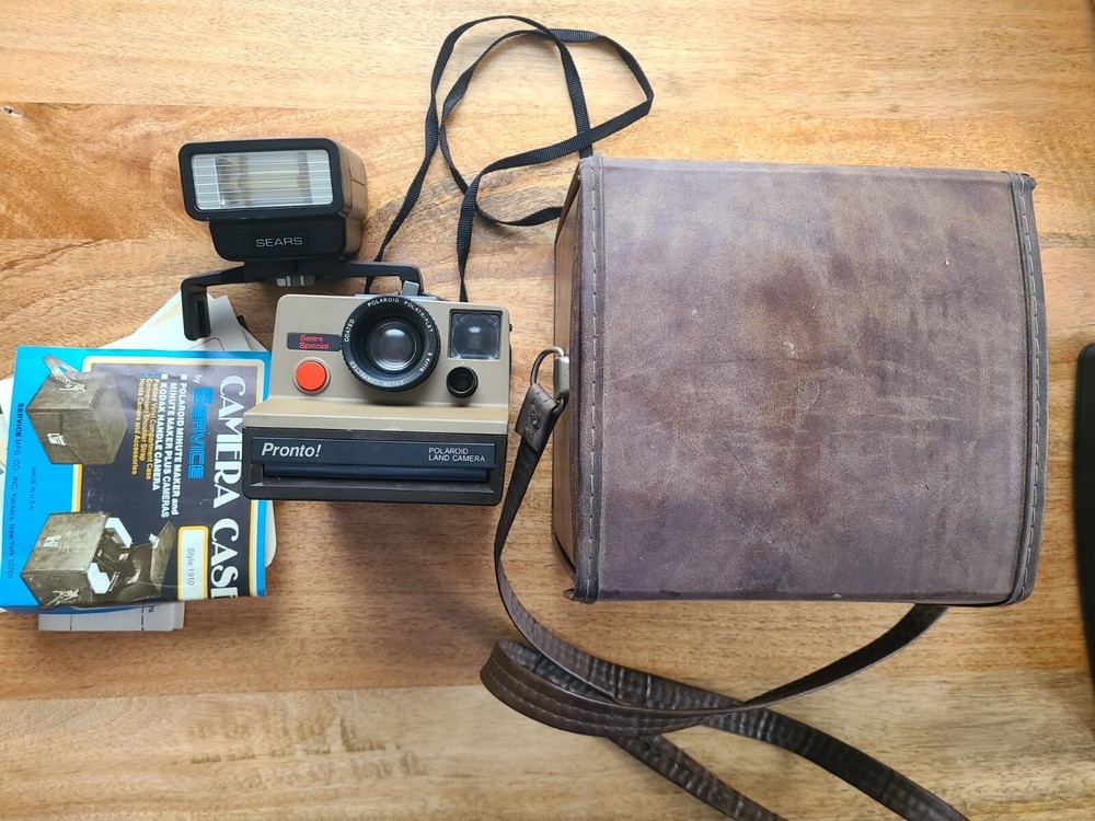 Polaroid Land Camera With Original Case , Papers And Flash Untested