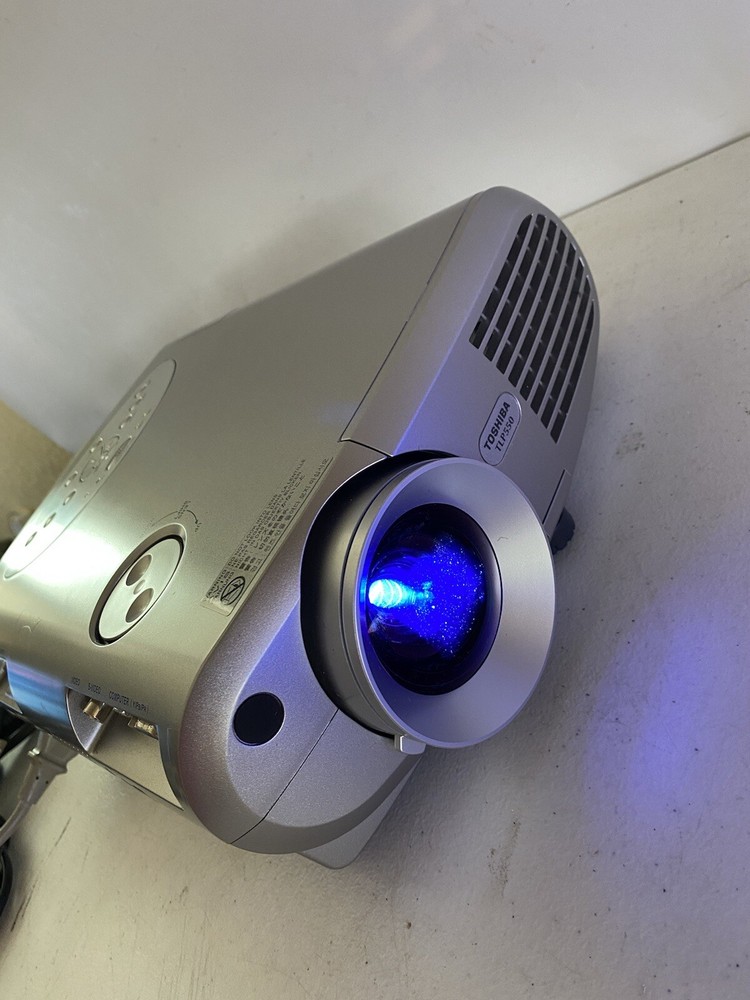 TOSHIBA Projector TLP550