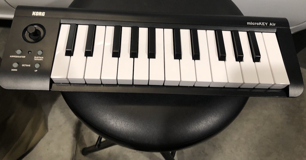 Korg microKEY Air 25 Key USB Bluetooth Keyboard Controller