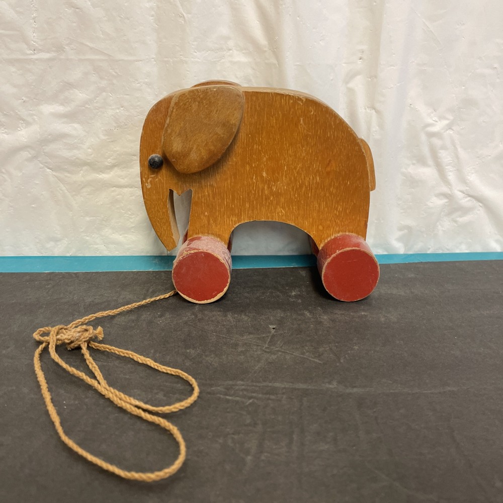 VINTAGE Wood Elephant 4 Wheel String Pull Toy