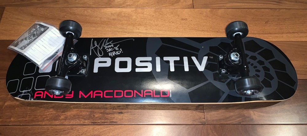 Andy Macdonald "Digital Series" Skateboard SIGNED Positiv