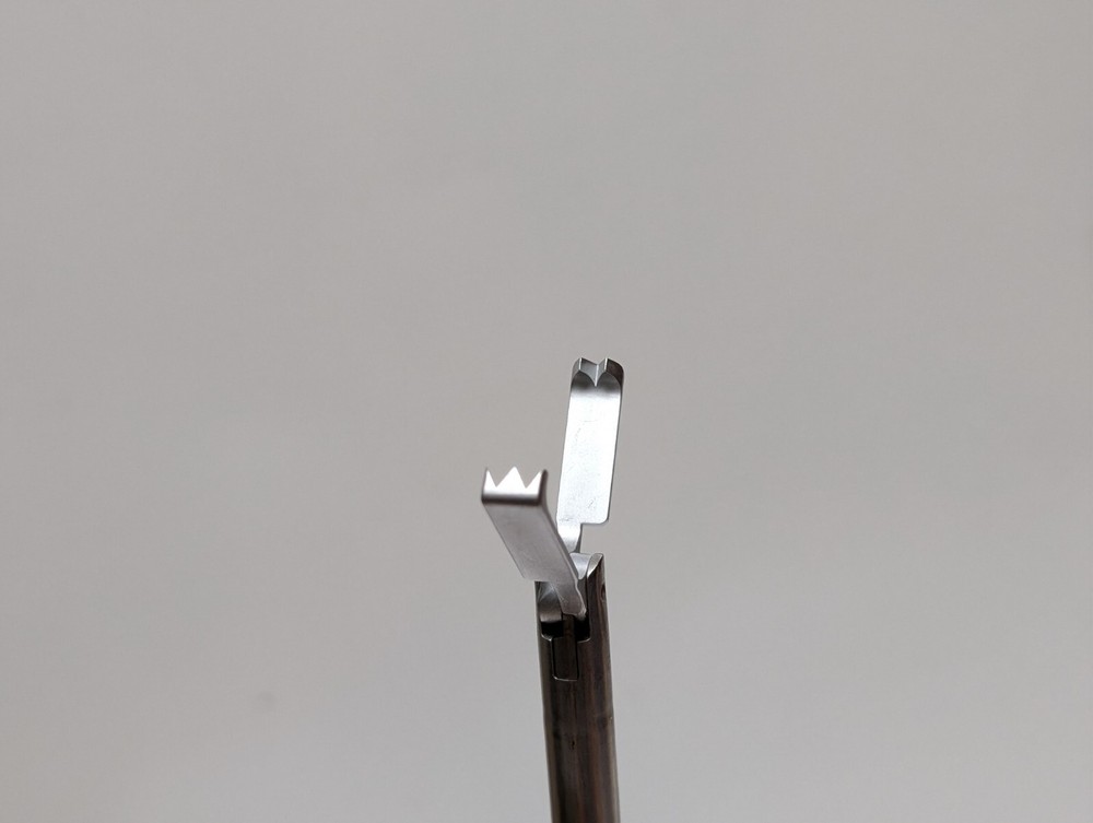 DAVOL 5875000 Grasper (USED).