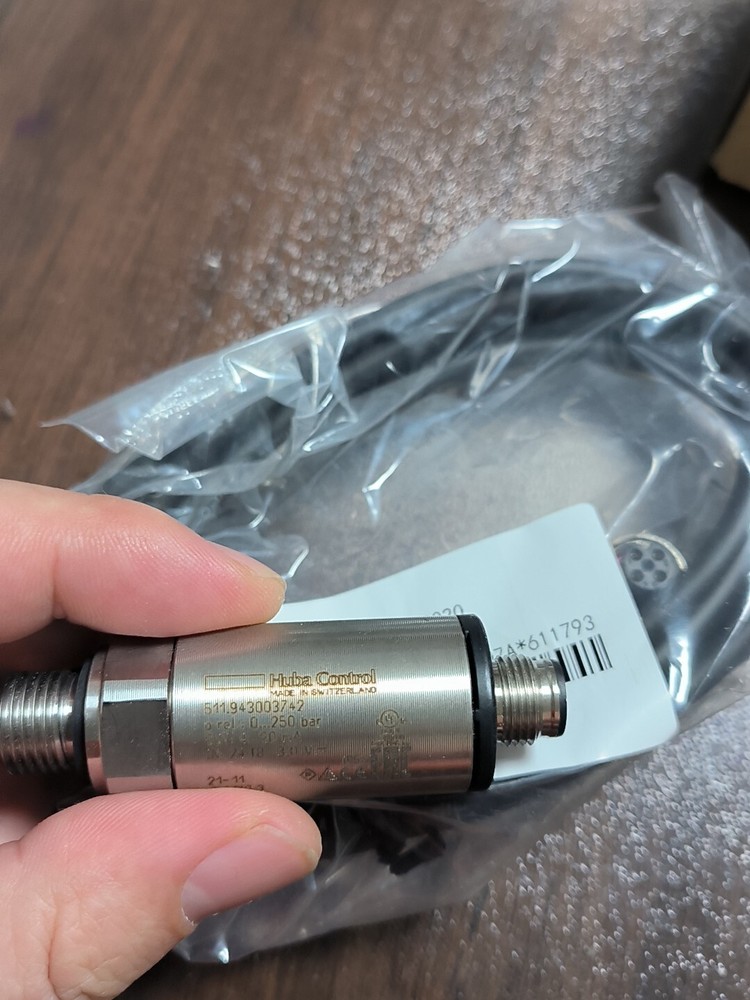 1PCS NEW 511.943003742 Pressure Transmitters