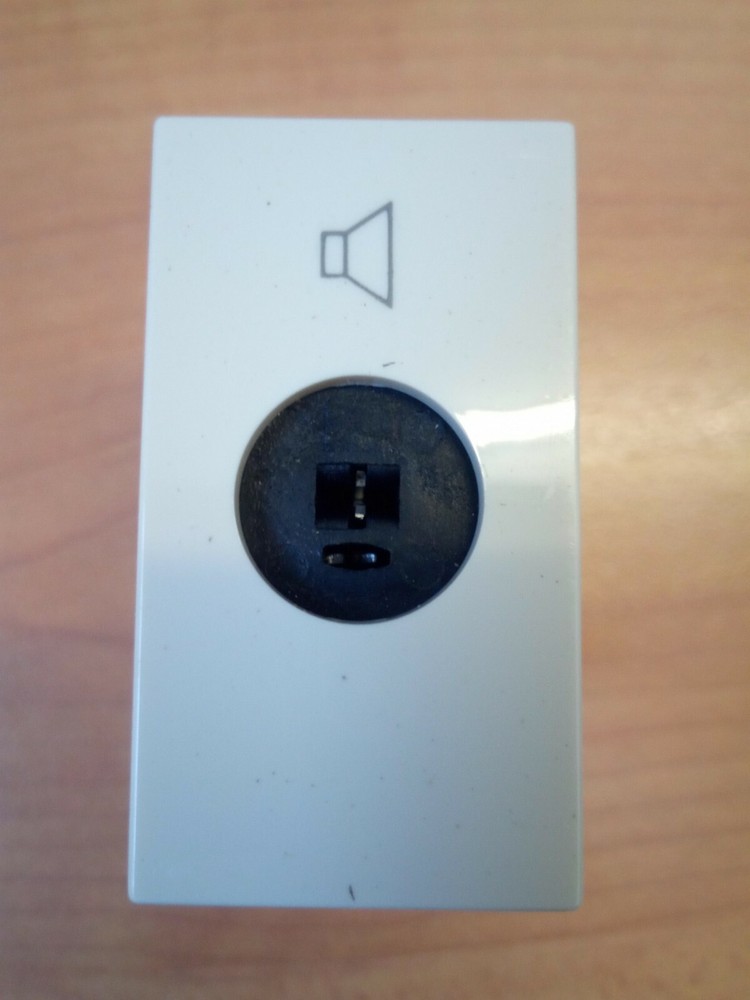Ave 45942 Speaker Sockets