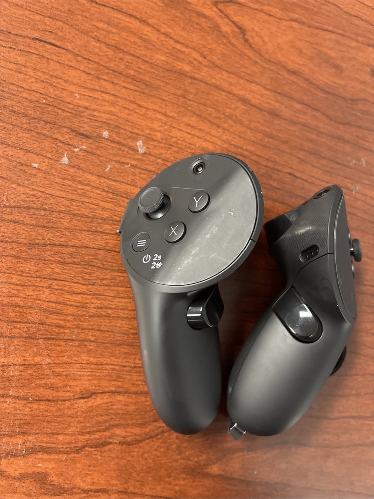Meta Quest Pro Controllers Left and Right Pair - Good Condition