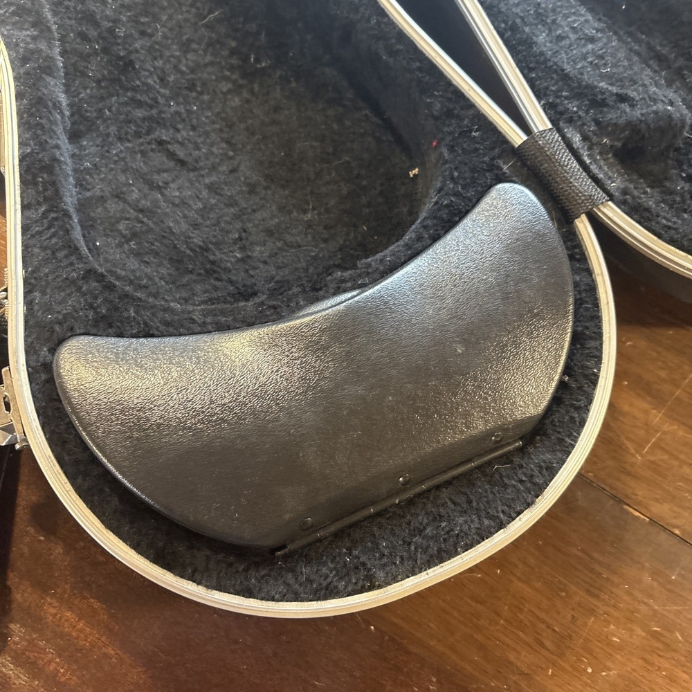 3/4 Scale Unbranded Molded Hard shell Violin Case