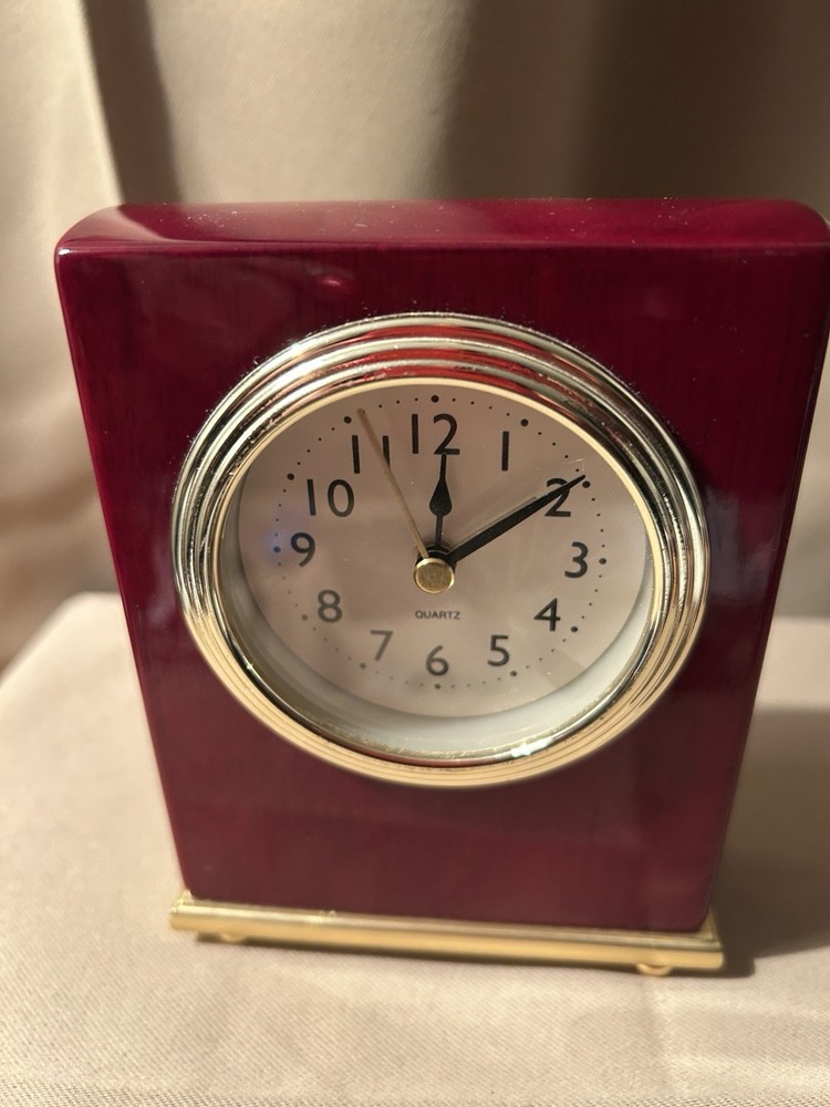 Sonnet Pick Up Analog Clock