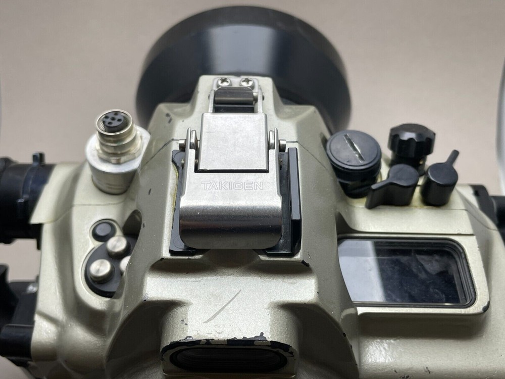 Nexus Nikon D2X Underwater SLR Camera Housing