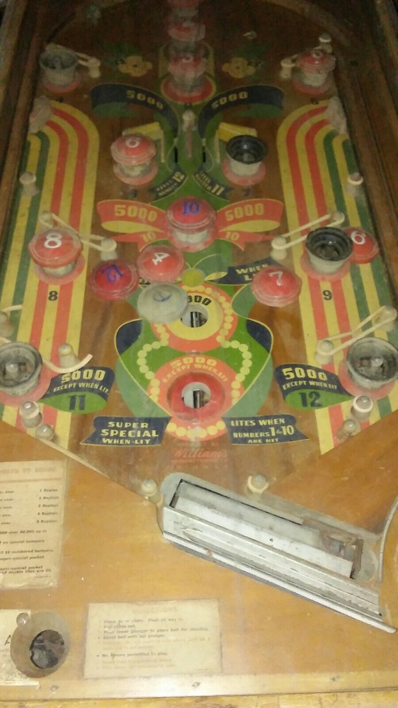 1946 ANTIQUE WILLIAMS ELECTRONICS SMARTY ARCADE SIZE PINBALL MACHINE.