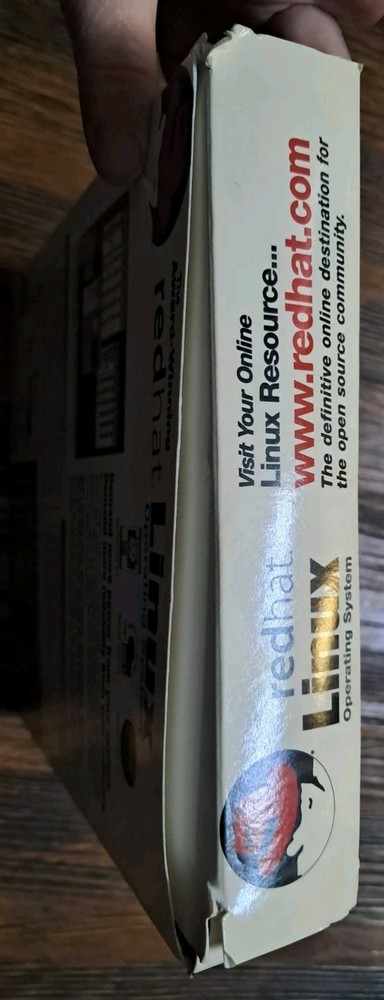 Red Hat Linux 6.1 Boxed Set 1999 Complete w/ CDs & Manual