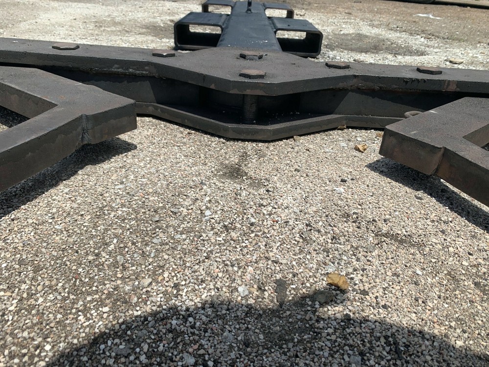 Parking Lot Scorpion Eagle Claw for your Forklift