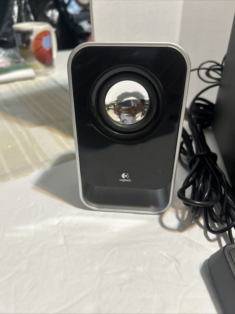 Logitech LS21 2.1 Multimedia Computer Speaker System Subwoofer Works
