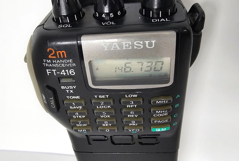 YAESU FT-416 P05 FM  TRANSCEIVER Hand Held