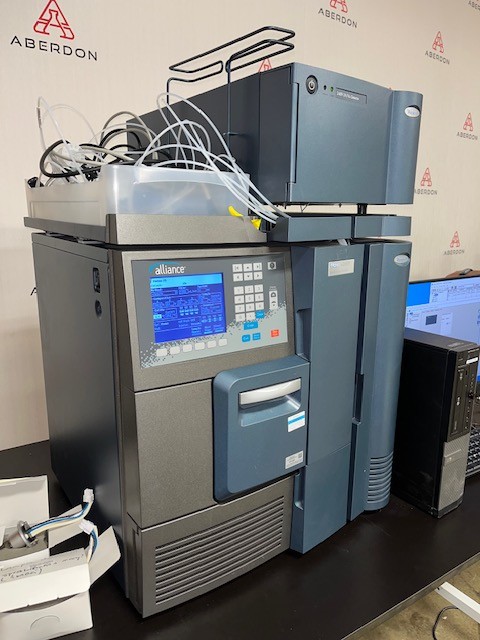 Waters e2695 Alliance Separations Module 2489 UV Detector HPLC System #18160