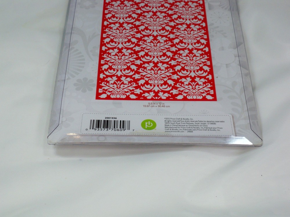 CUTTLEBUG 5.5" x 12" Embossing Folder - DAMASK BROCADE - NEW