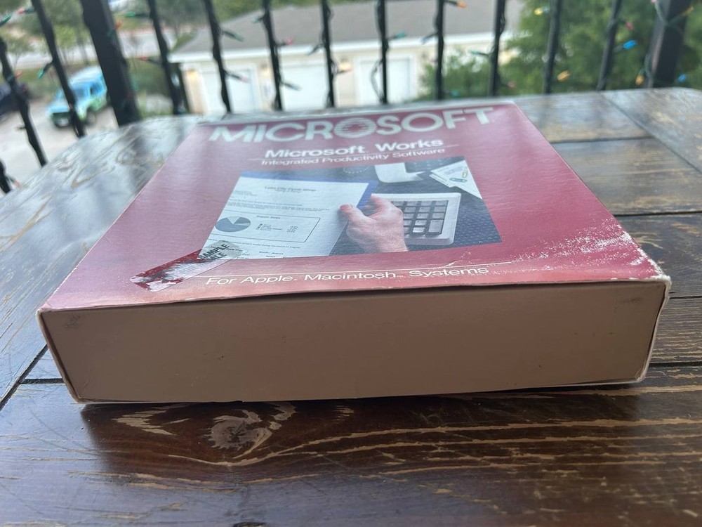 Apple Macintosh Microsoft Works software 1986-87 year. Vintage software