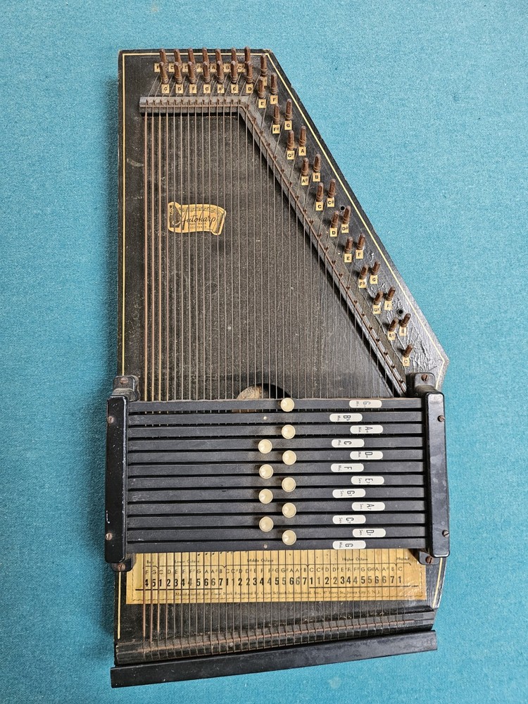 Oscar Schmidt 21-Chord Autoharp