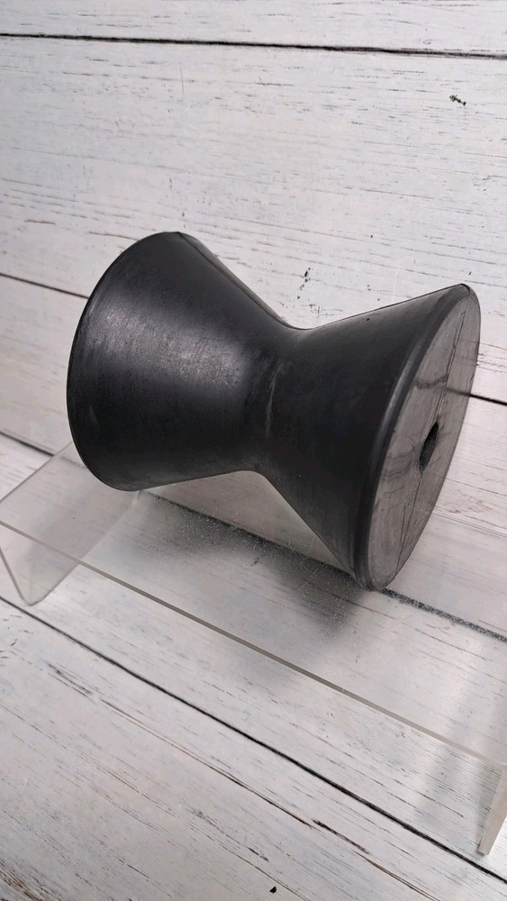 CE Smith 29541 Rubber Bow Roller 4" Wide Black