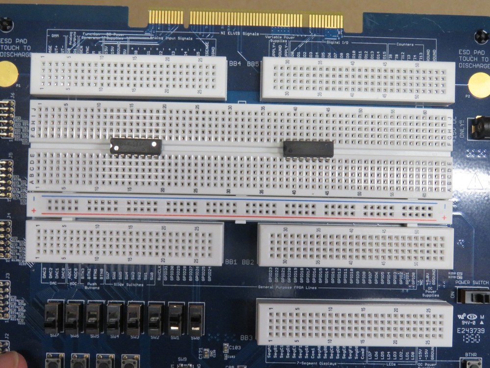 NATIONAL INSTRUMENTS DIGITAL ELECTRONICS PROTOTYPING FPGA BOARD 193426B-01L