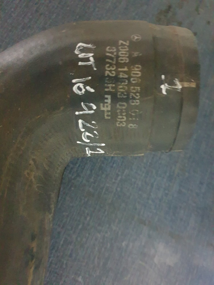 (TS) MERCEDES BENZ INTERCOOLER PIPE A90652018