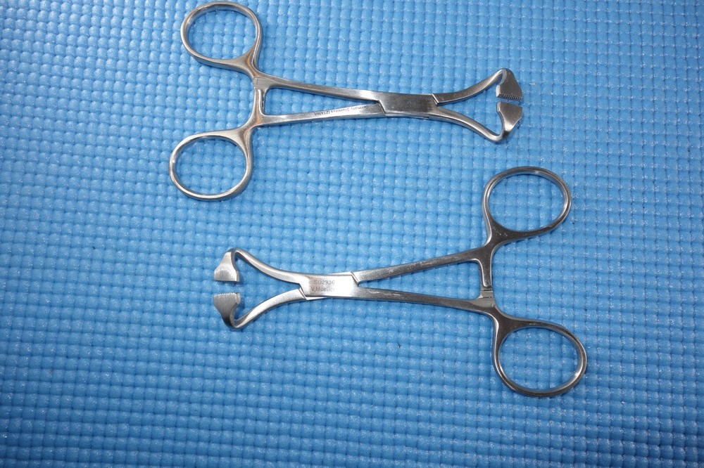 2 Each V Mueller SU2936  Non-Perforating Towel Forceps 5" SS