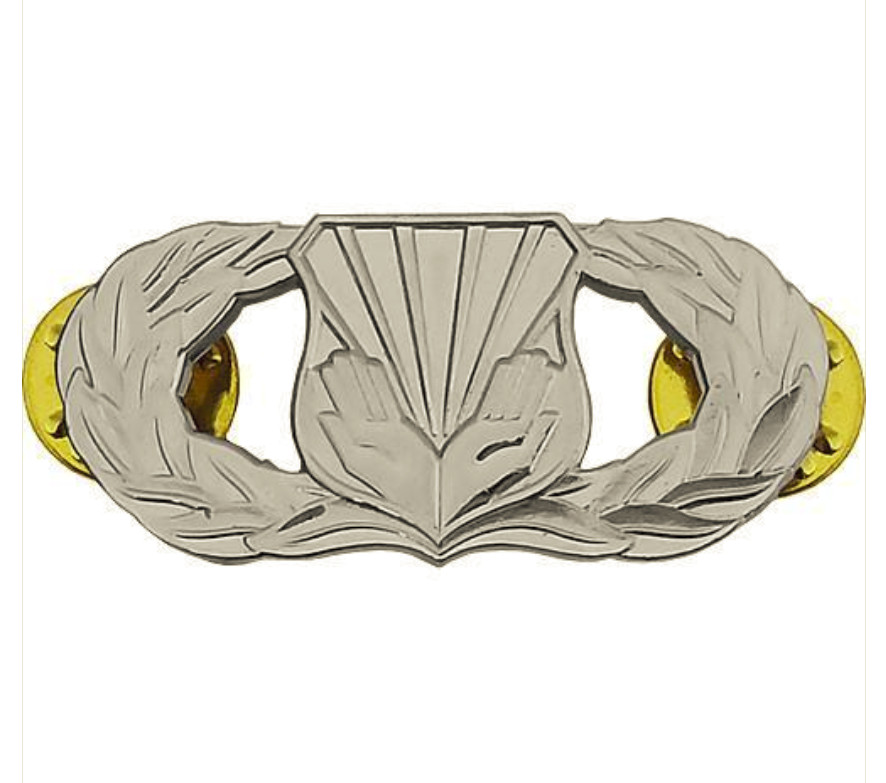 Vanguard AIR FORCE BADGE: CHAPLAIN ASSISTANT - MIDSIZE