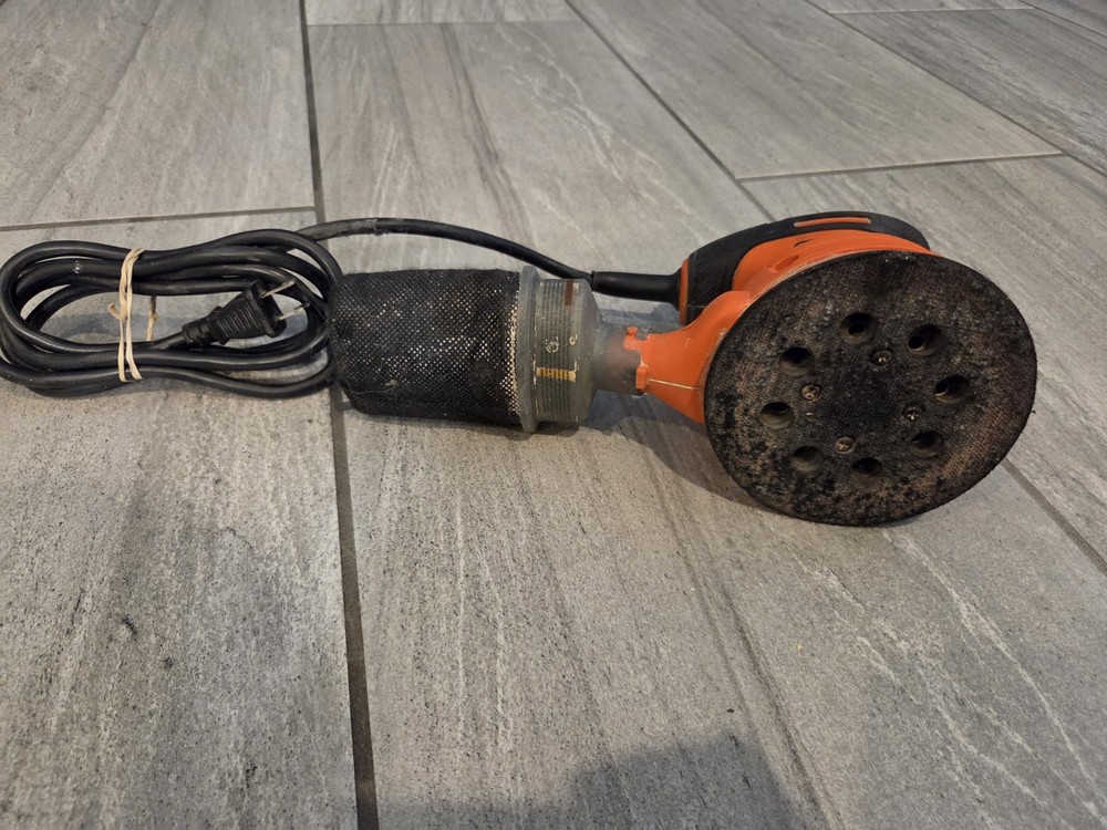 Black+Decker BDER0100 5" Random Orbit Sander Corded – Tested Working, Save $