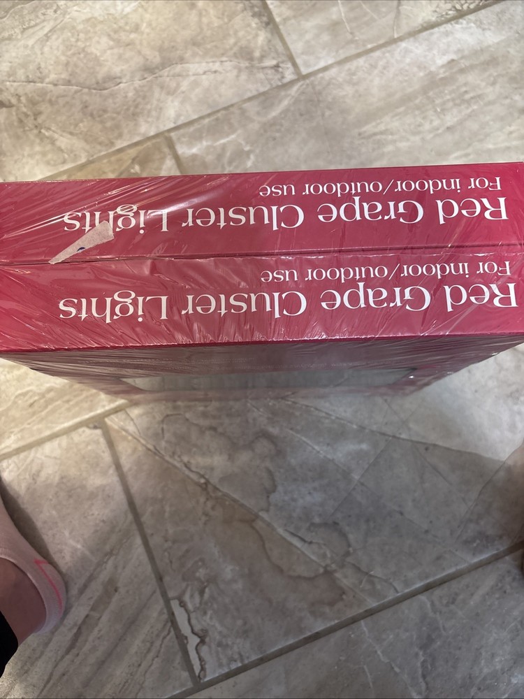 Red Grape Cluster Lights 2 Sets - 6 Cluster String - 100 Lights Per String