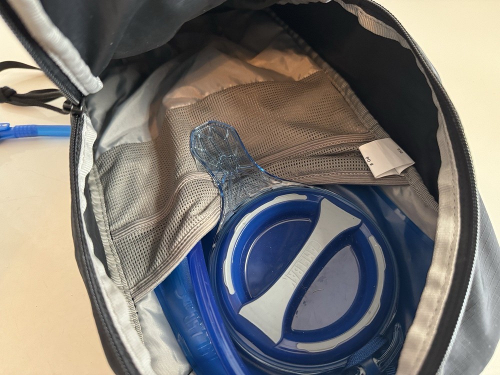 CamelBak Arete 14 Hydration Backpack Hiking Black Reflective Adjustable Strap