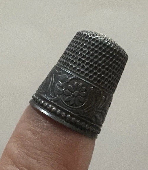 Sterling Silver Simons Bros Thimble 9 Gothic S Engraved Inside Flowers Outside