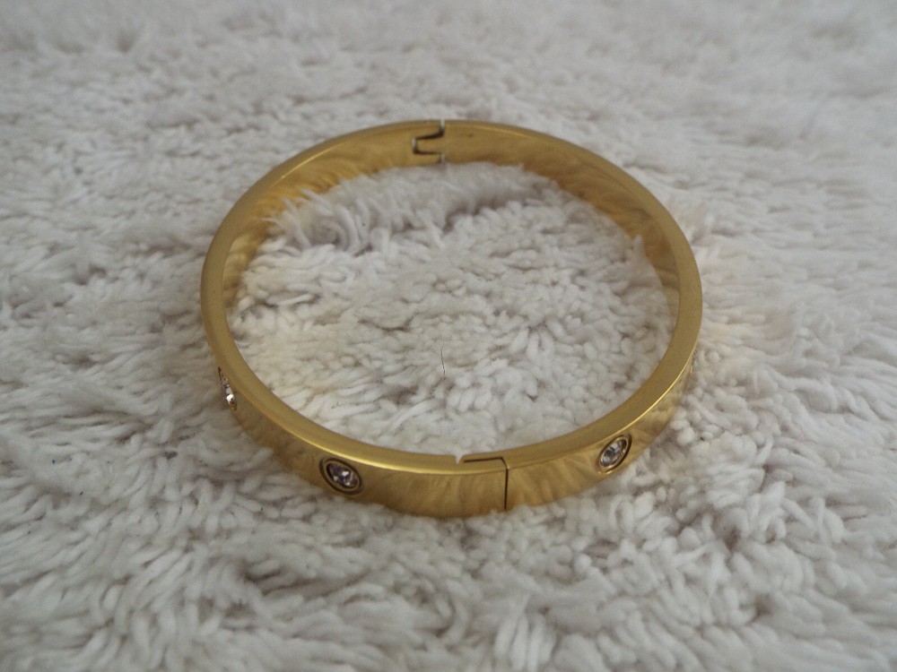 Goldtone Rhinestone Hinged Bracelet (J26)