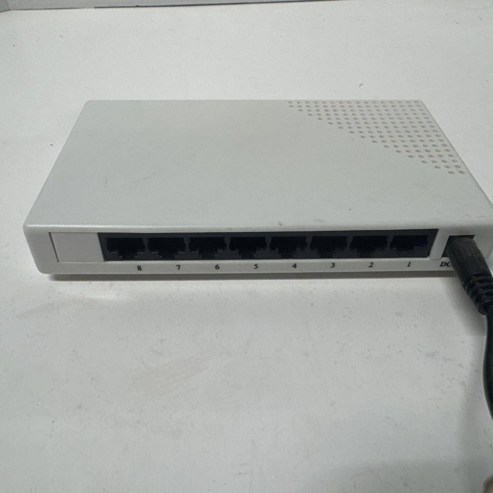 CNET CSH-800 8-Port Fast Ethernet Network Switch